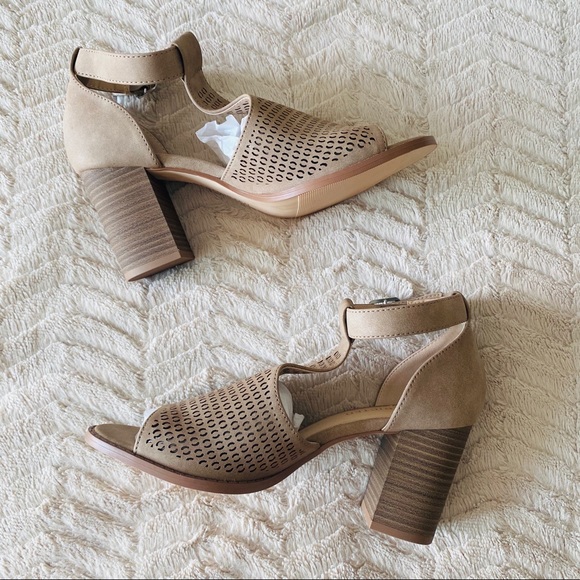 FREE SHIP | Francesca's | NWT Restricted Fayla Perforated Heel - Picture 10 of 11